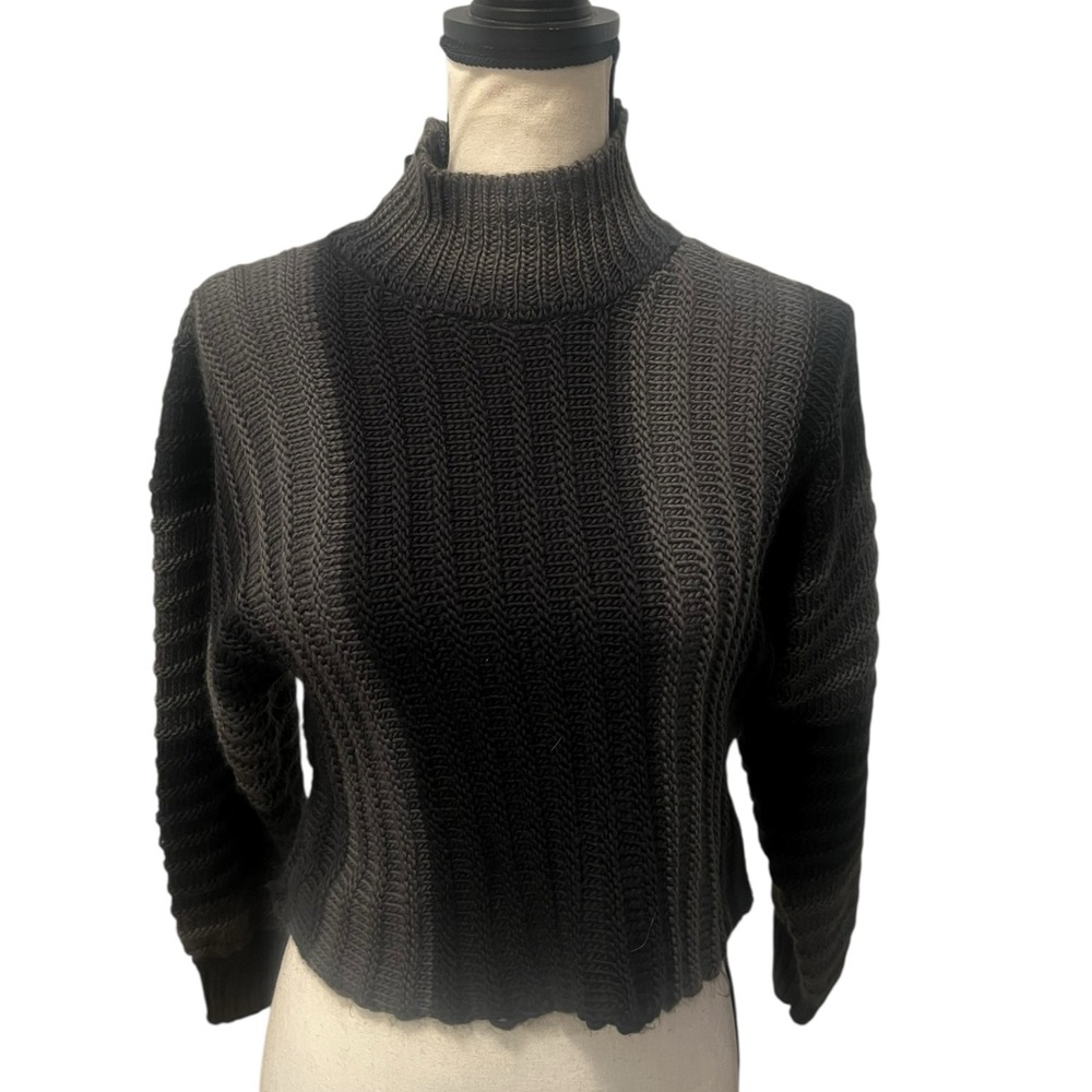 Chic Black Ribbed Turtleneck Sweater nwt